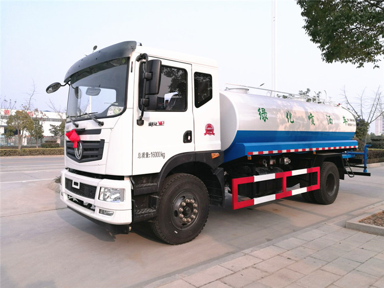 东风T5新款后双桥18吨洒水车