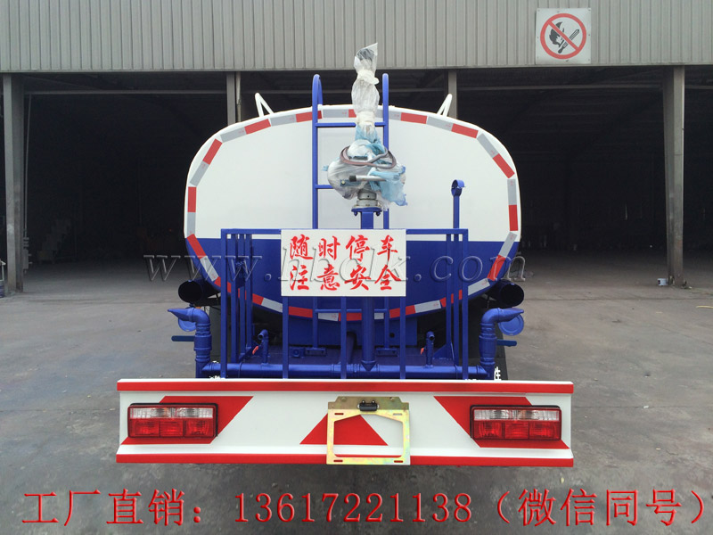10吨洒水车后部图片