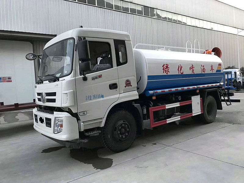 东风新款10-12吨喷雾打药车