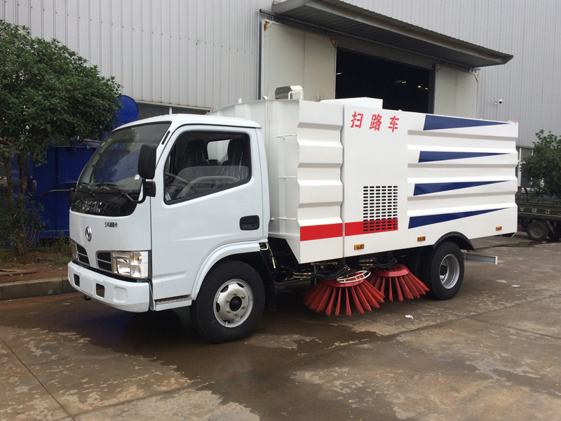 东风福瑞卡扫路车