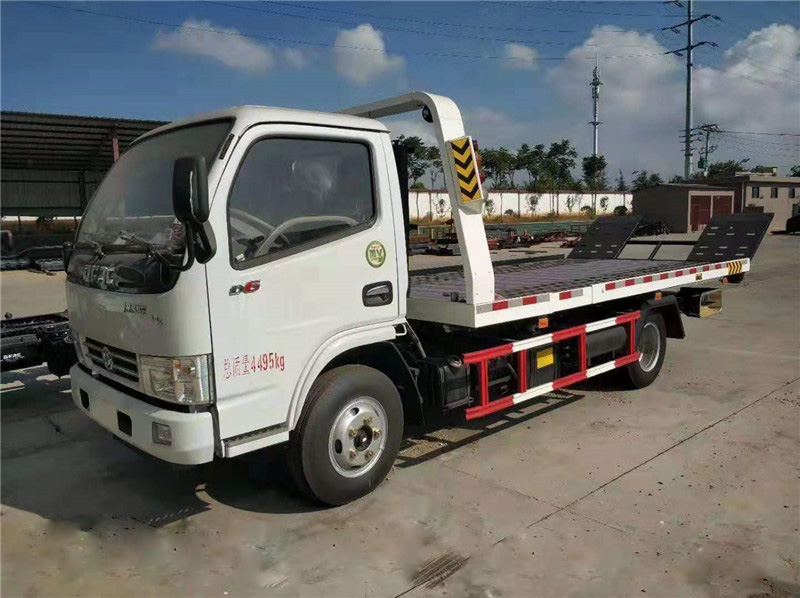 CLW5041TQZ5型清障车 东风多利卡蓝牌一拖二道路救援车